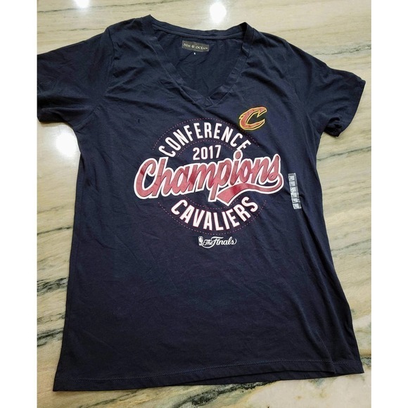 Cleveland Cavaliers 2017 NBA Champs Shirt Large - Picture 2 of 3